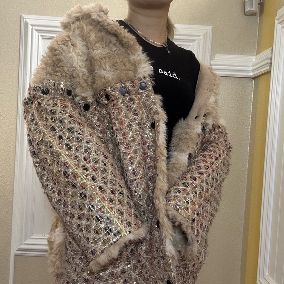 Women's Beige and Brown Textured Coat - Picture 2 of 10